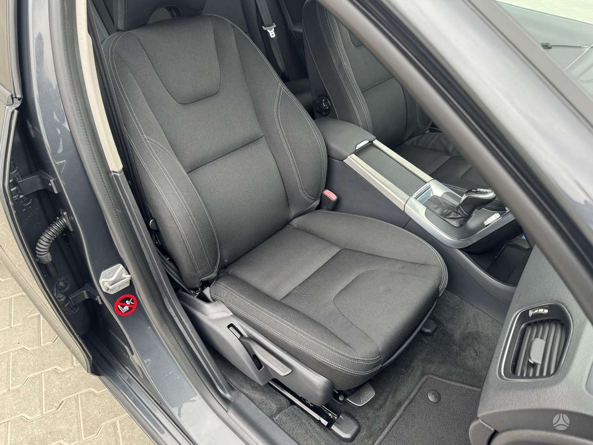 Volvo V60 2014 — photo 15