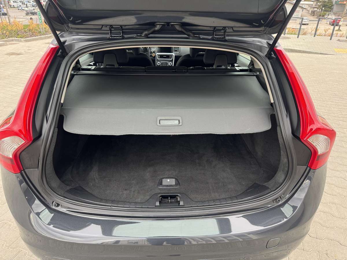 Volvo V60 2014 — photo 19