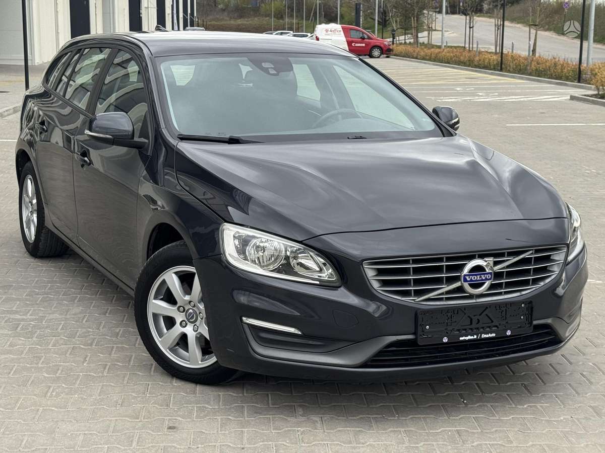 Volvo V60 2014 — interior
