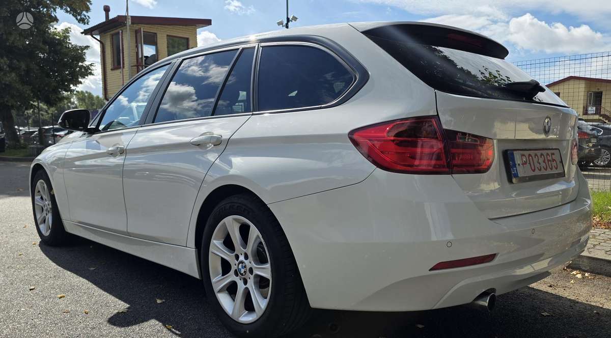 BMW 320 2013 — interior