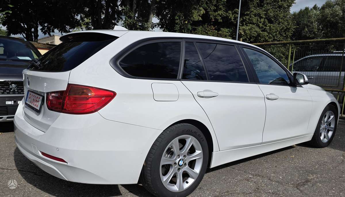 BMW 320 2013 — photo 5