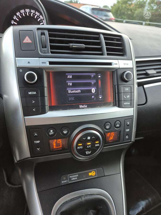 Toyota Verso 2013 — photo 22