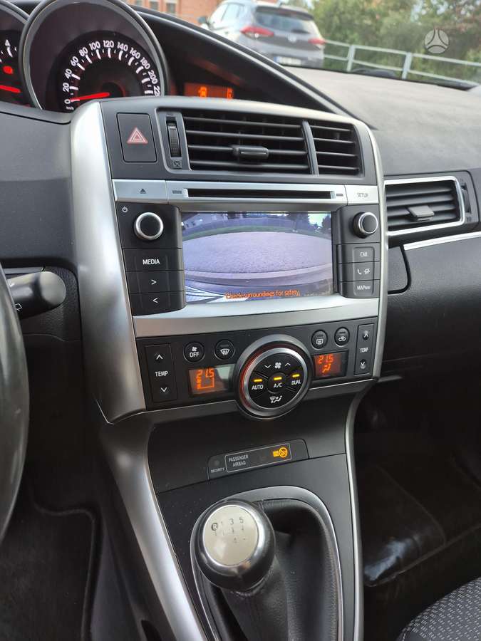 Toyota Verso 2013 — photo 23