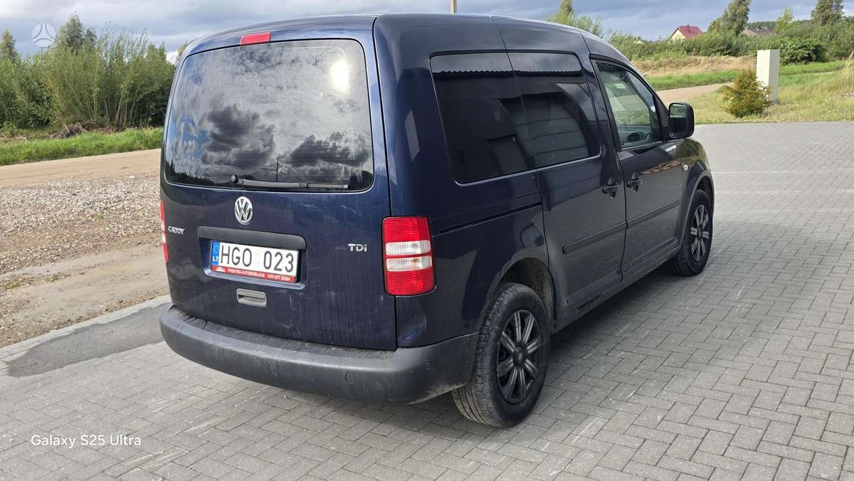 Volkswagen Caddy 2011 — салон
