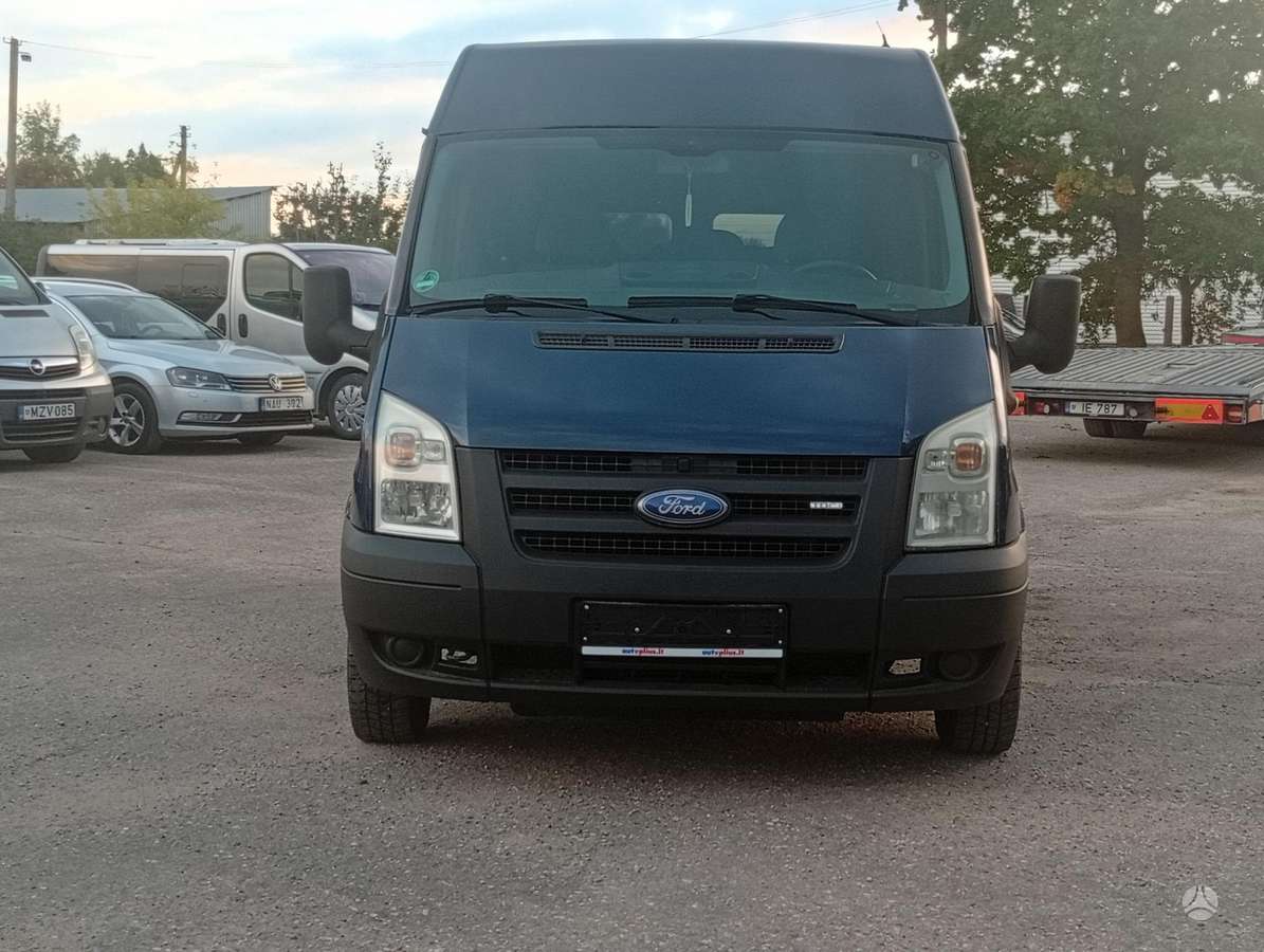 Ford Transit 2007 — rear view