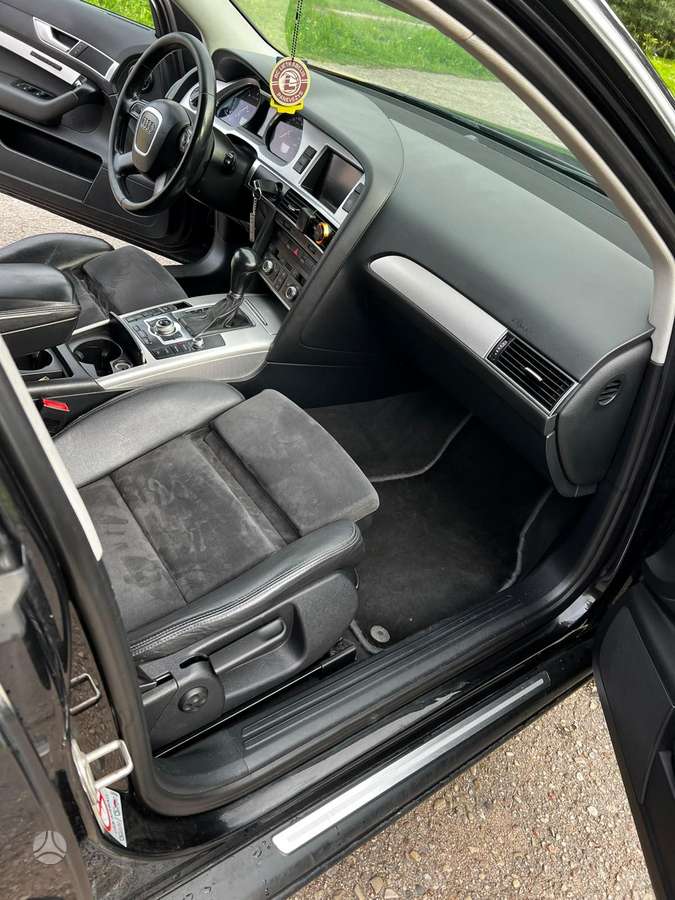 Audi A6 2009 — photo 22