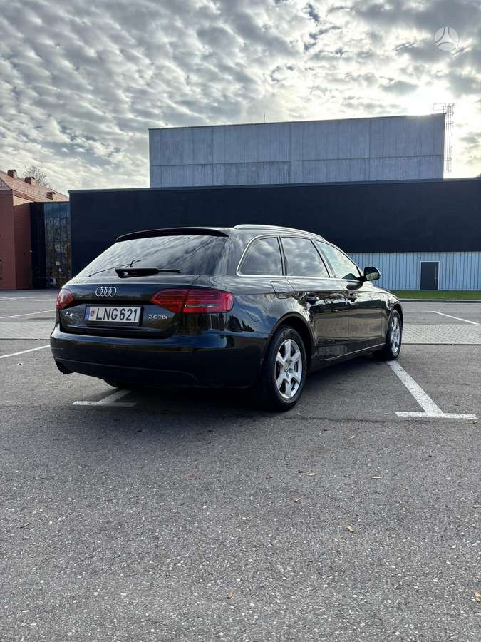 Audi A4 2008 — двигун 1968 cm³, 143 HP (105kW)