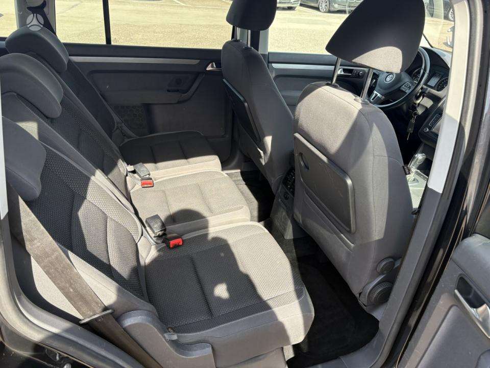 Volkswagen Touran 2010 — photo 10