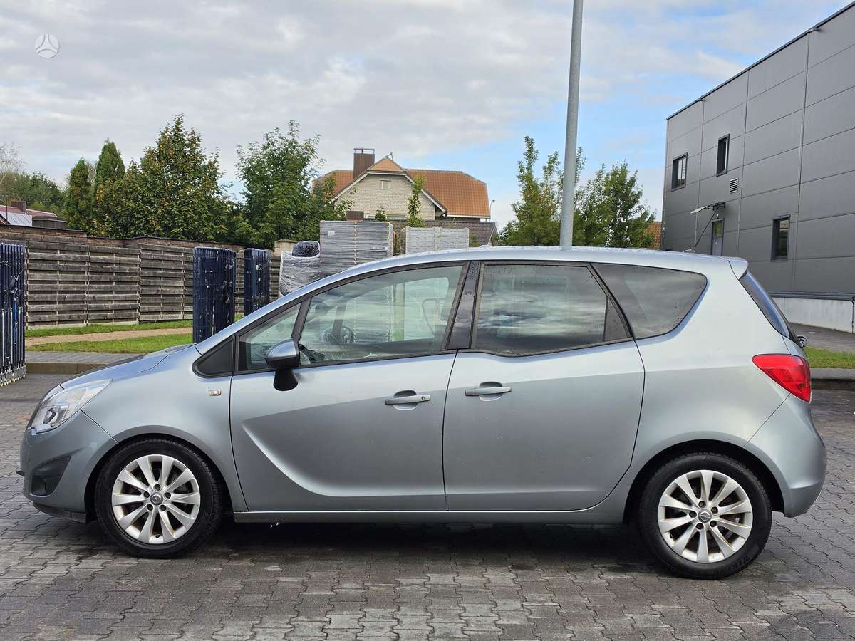 Opel Meriva 2012 — двигун 1400 cm³, 120 HP (88kW)