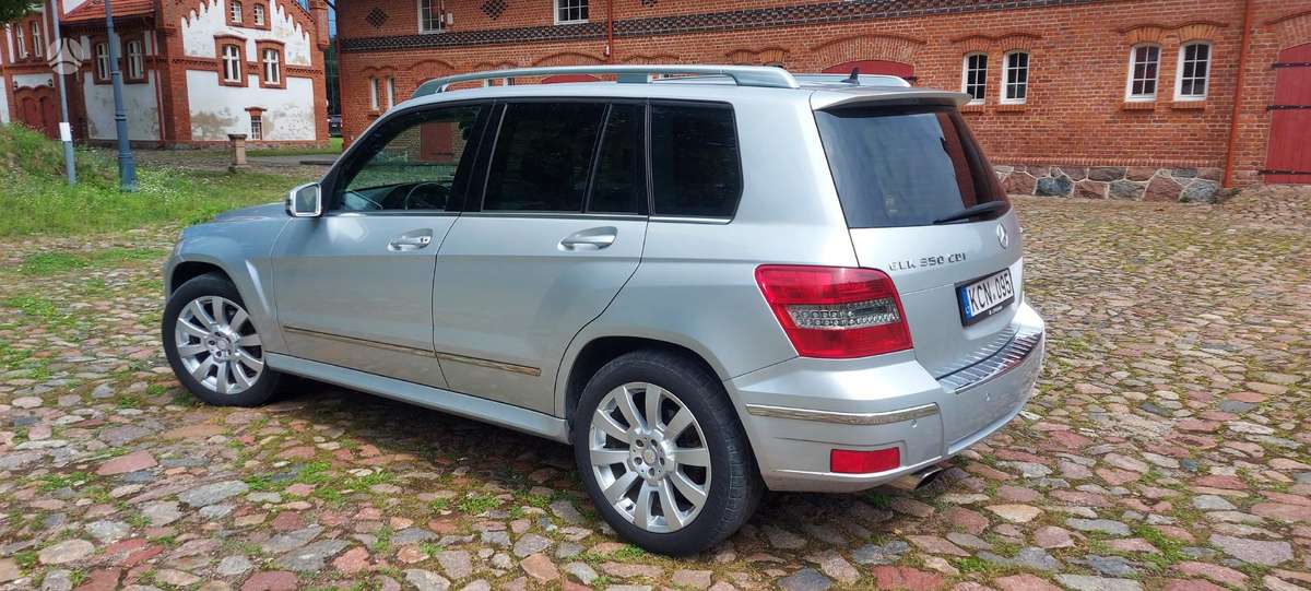 Mercedes-Benz GLK350 2011 — photo 6