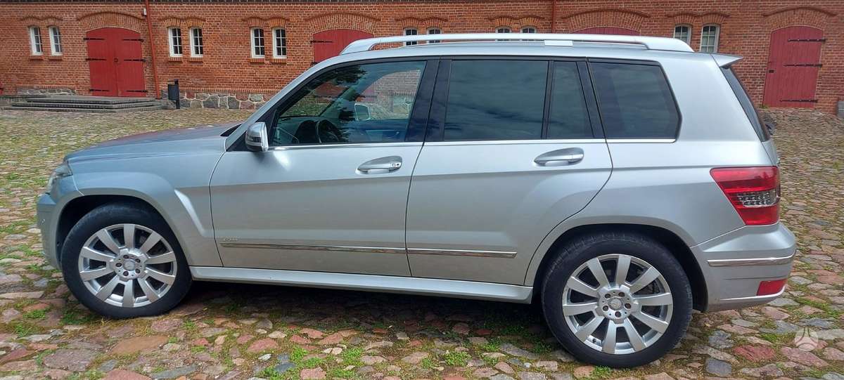 Mercedes-Benz GLK350 2011 — photo 7