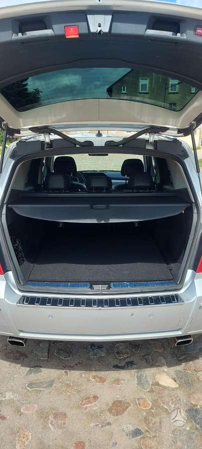 Mercedes-Benz GLK350 2011 — photo 8