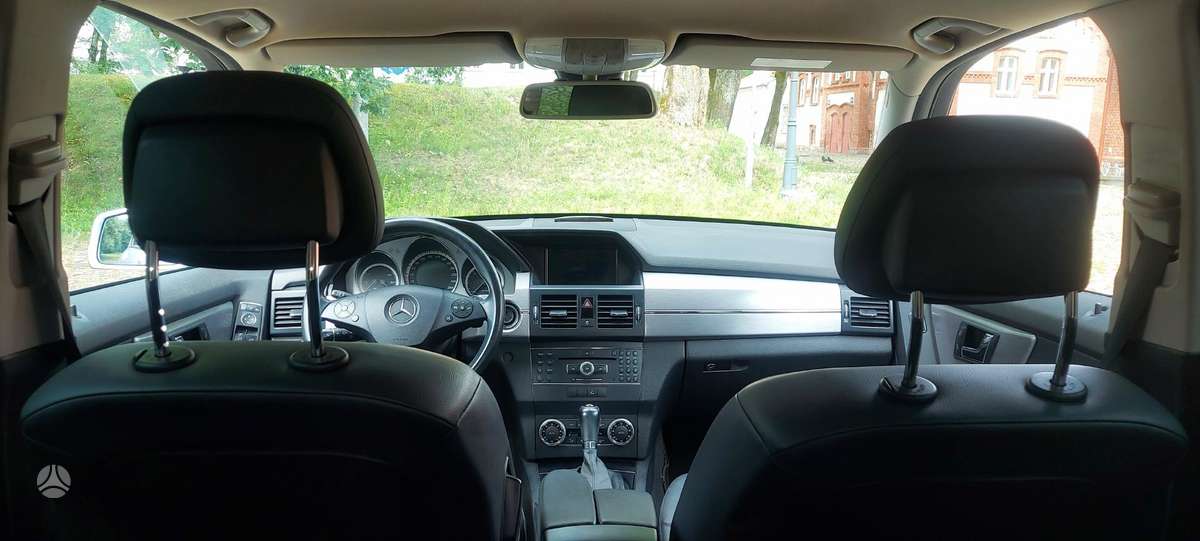 Mercedes-Benz GLK350 2011 — photo 9
