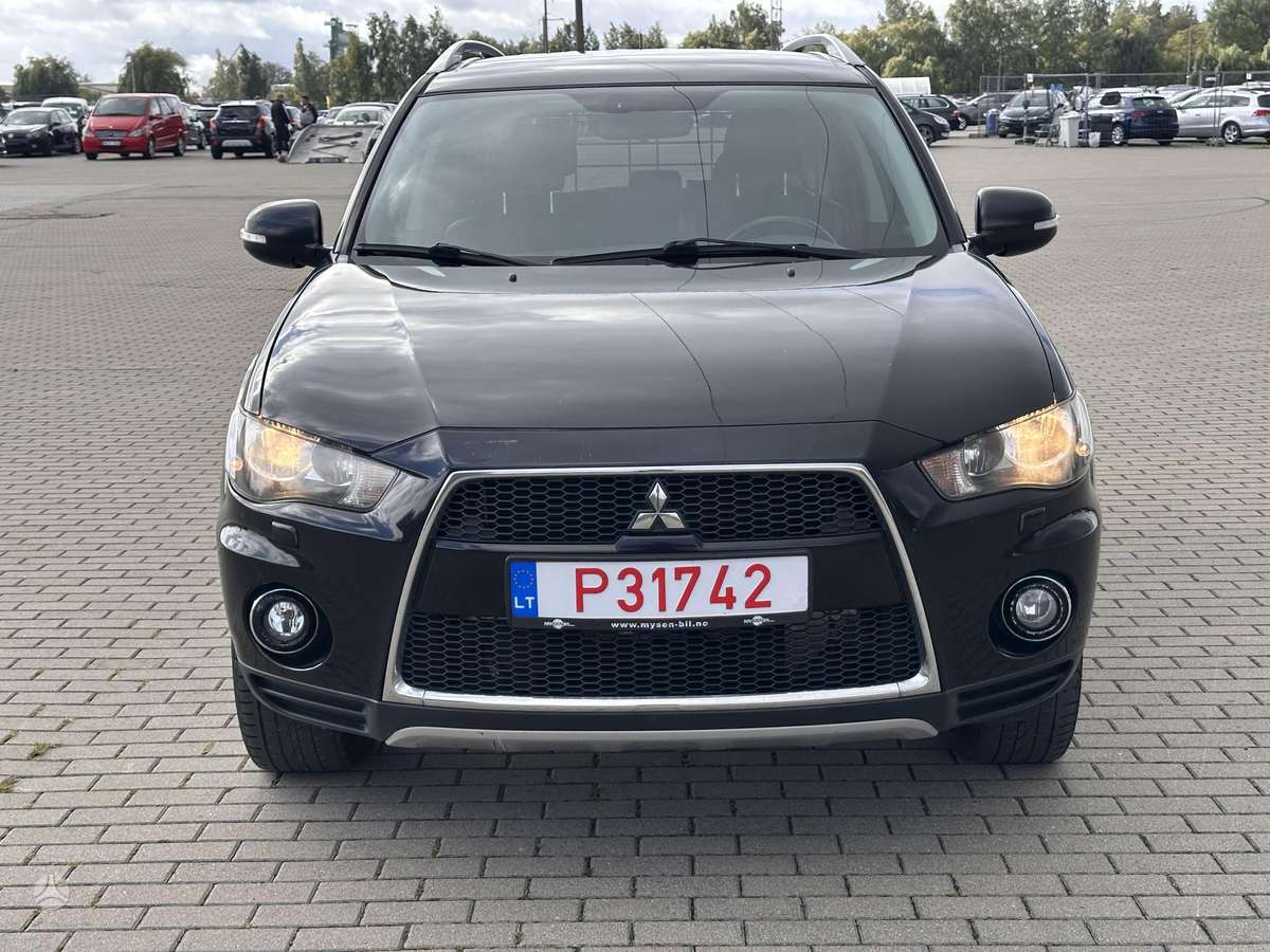 Mitsubishi Outlander 2010 — вигляд ззаду