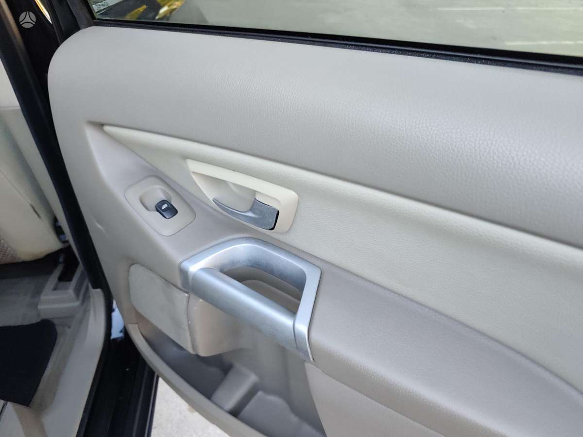 Volvo XC90 2004 — photo 10