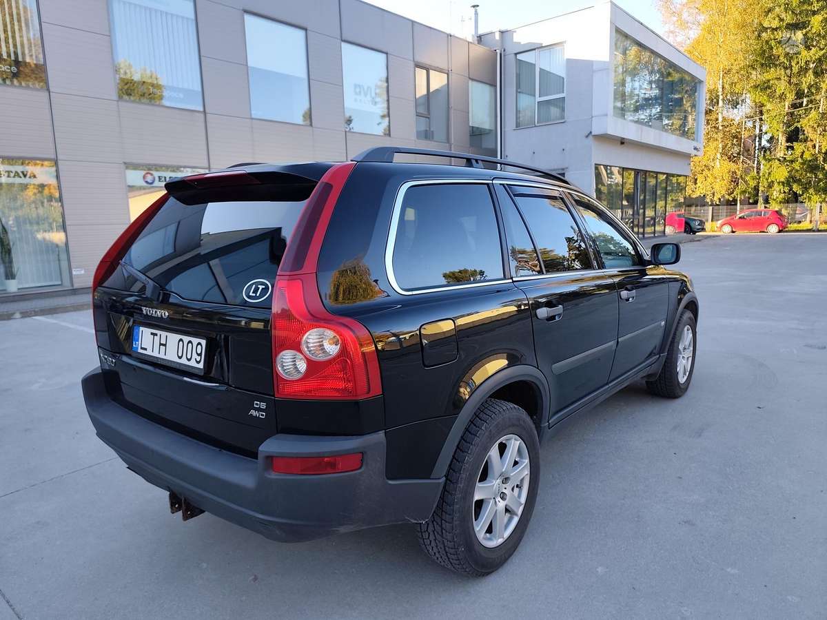Volvo XC90 2004 — engine 2400 cm³, 163 HP (120kW)