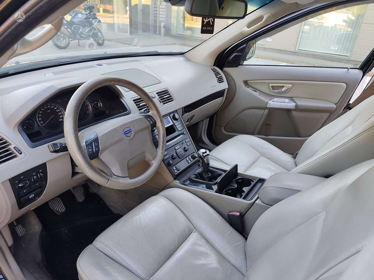 Volvo XC90 2004 — photo 5