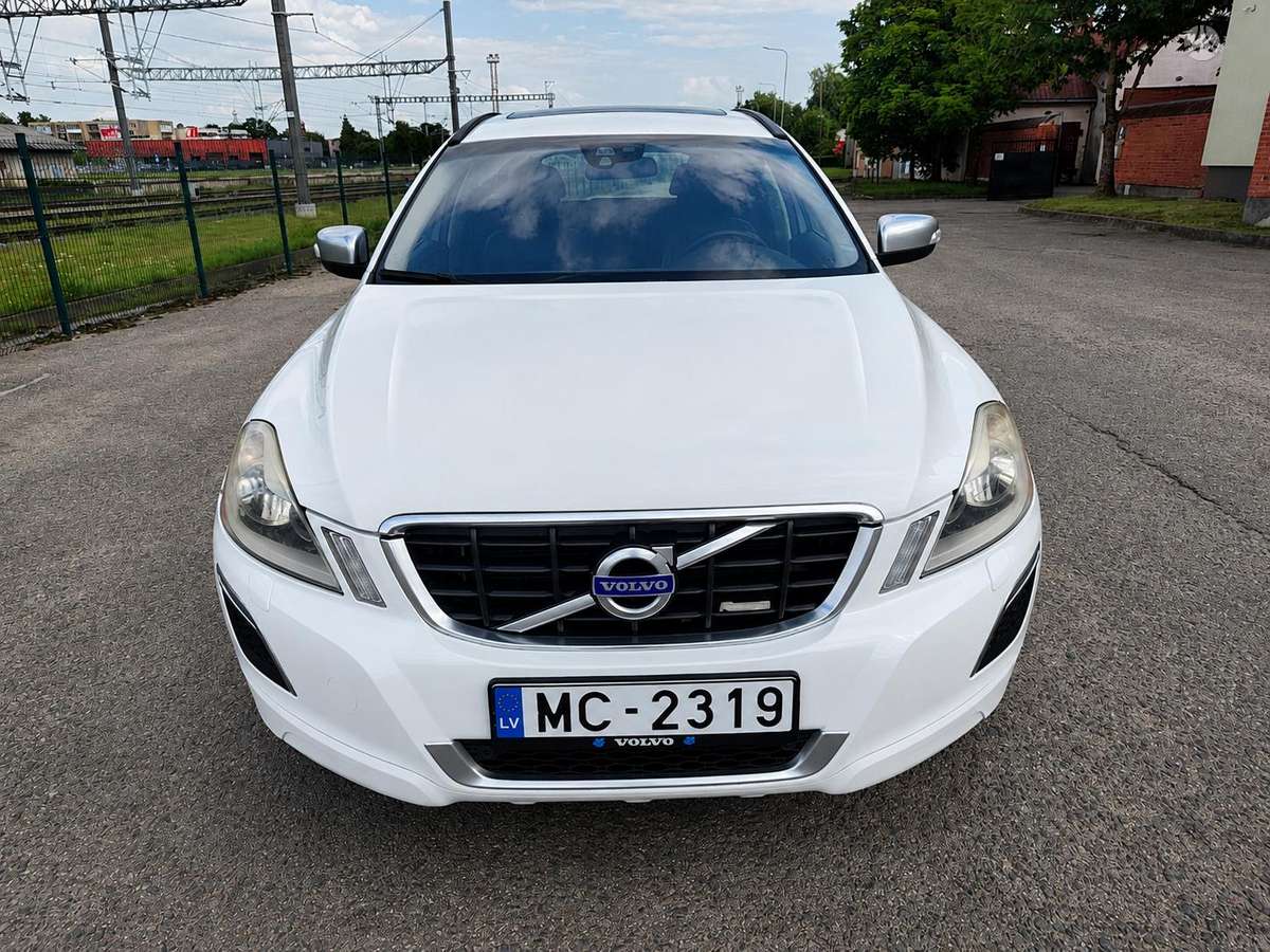 Volvo XC60 2011 — вигляд ззаду