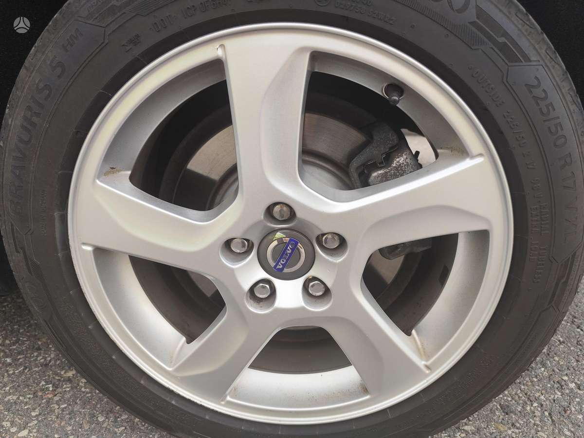 Volvo V70 2012 — photo 14