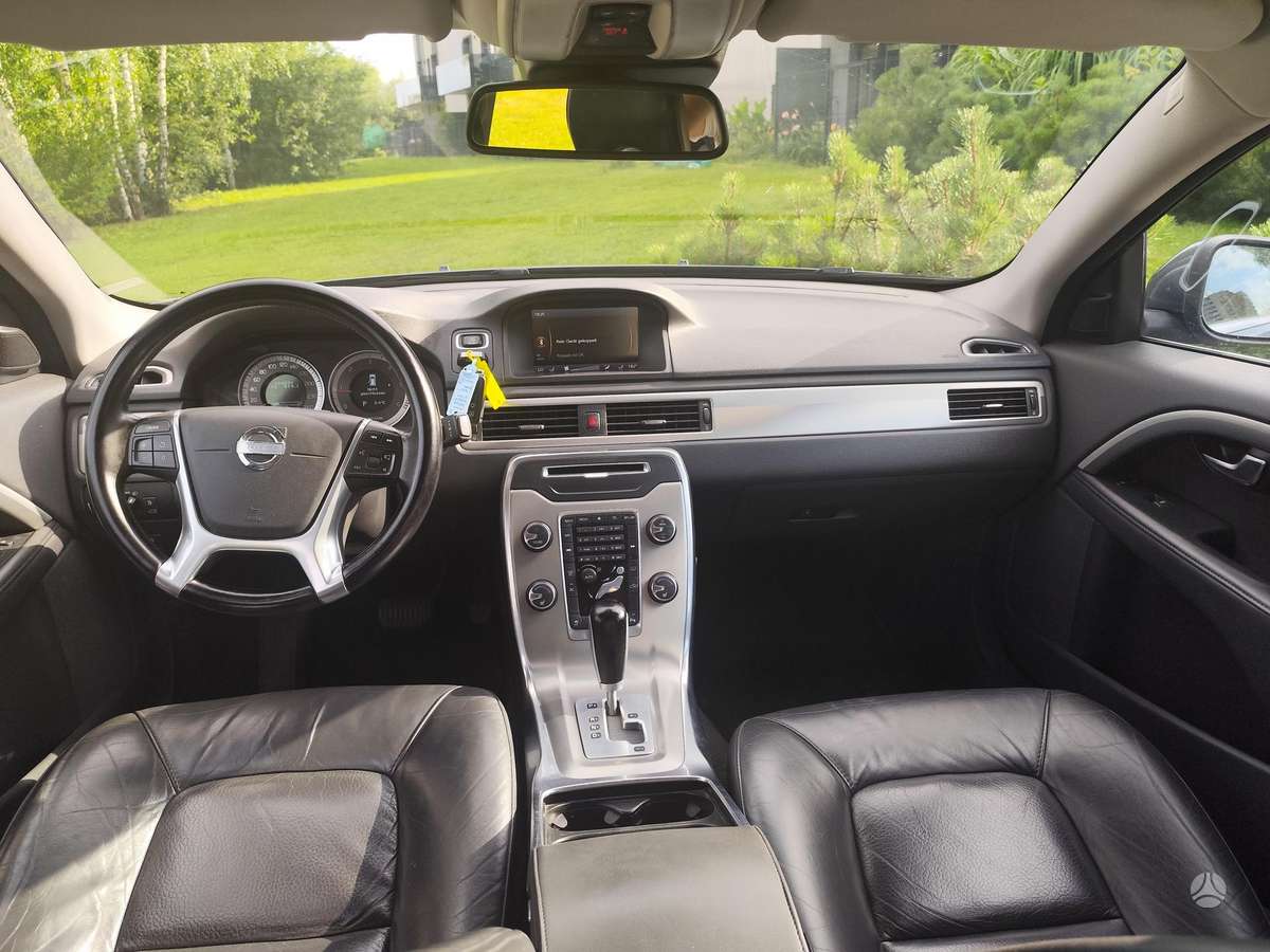 Volvo V70 2012 — photo 7