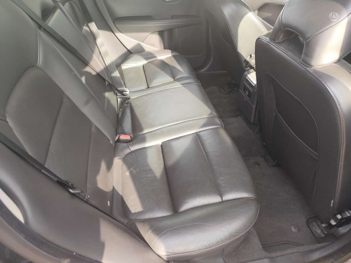 Volvo V70 2012 — photo 9