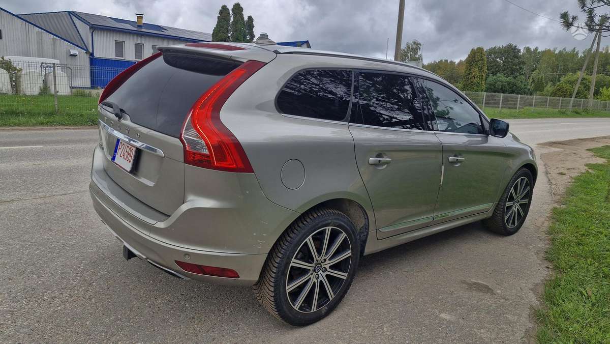 Volvo XC60 2014 — салон