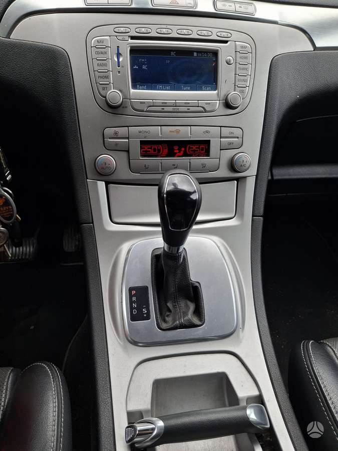 Ford S-MAX 2008 — photo 9