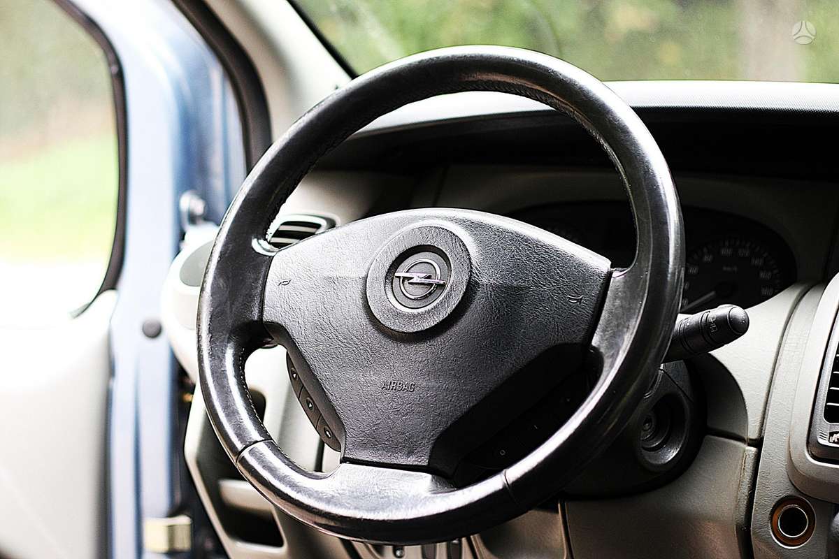 Opel Vivaro 2007 — фото 24