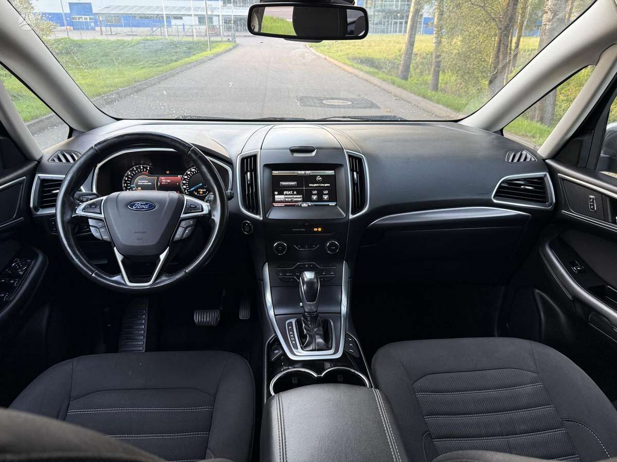 Ford Galaxy 2015 — фото 15