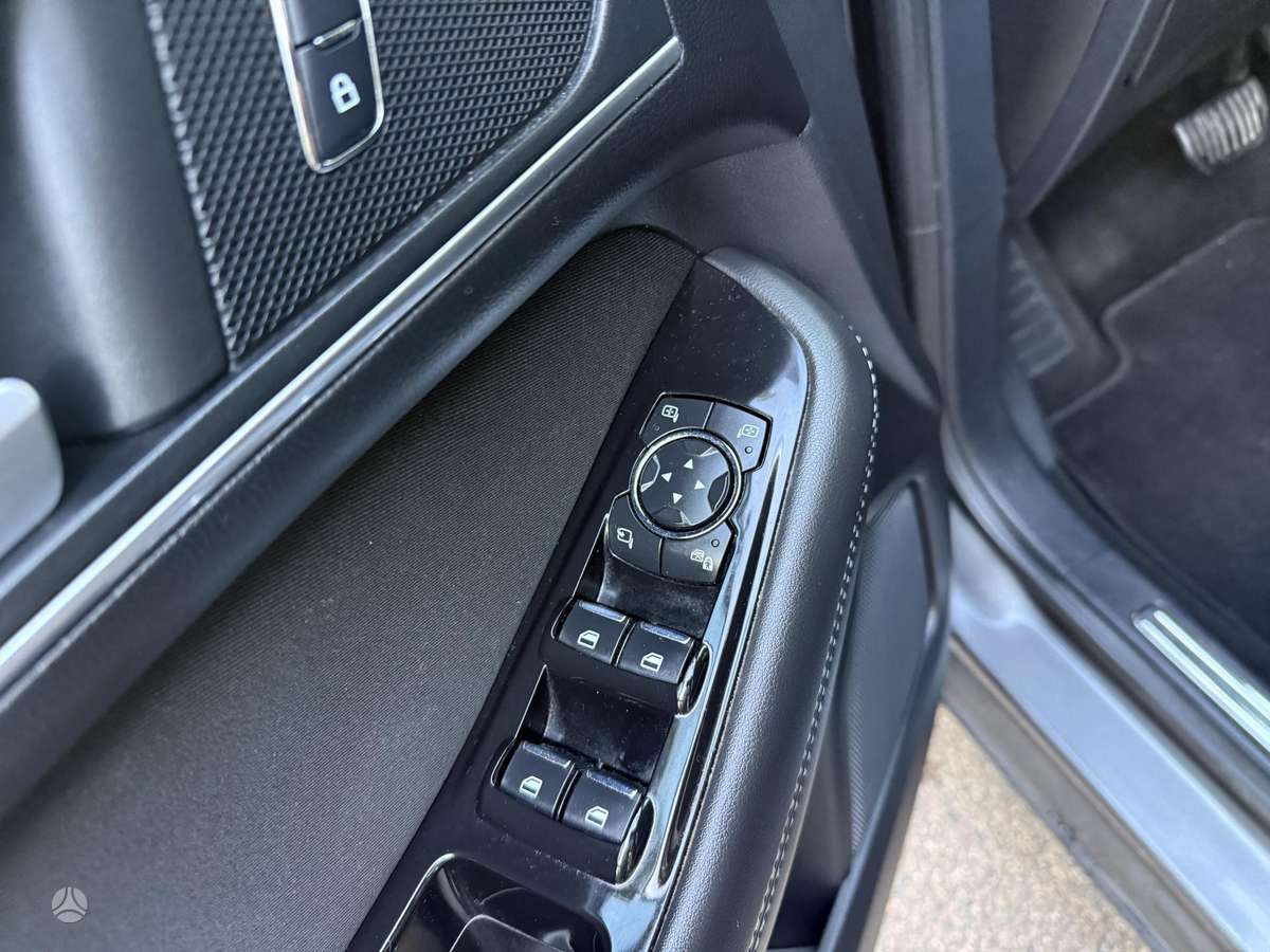 Ford Galaxy 2015 — фото 31