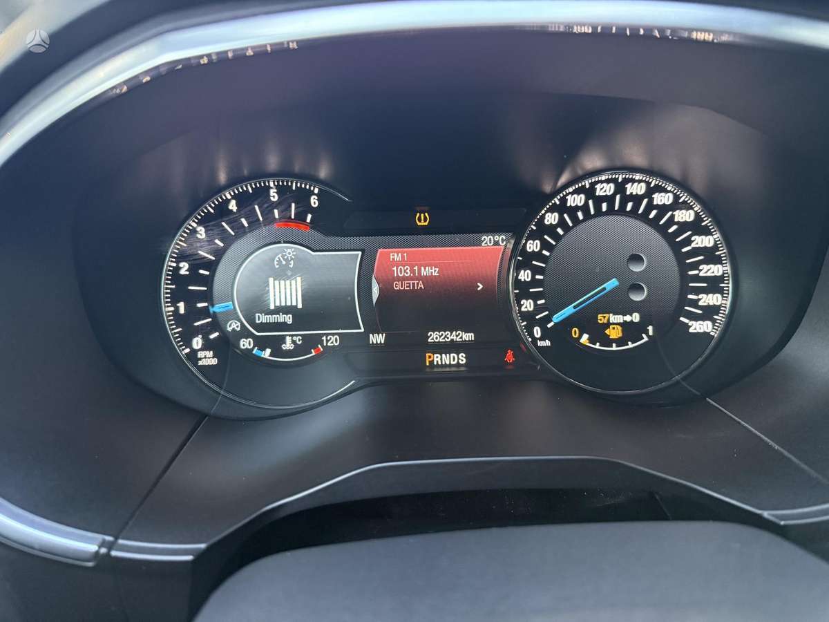 Ford Galaxy 2015 — фото 33
