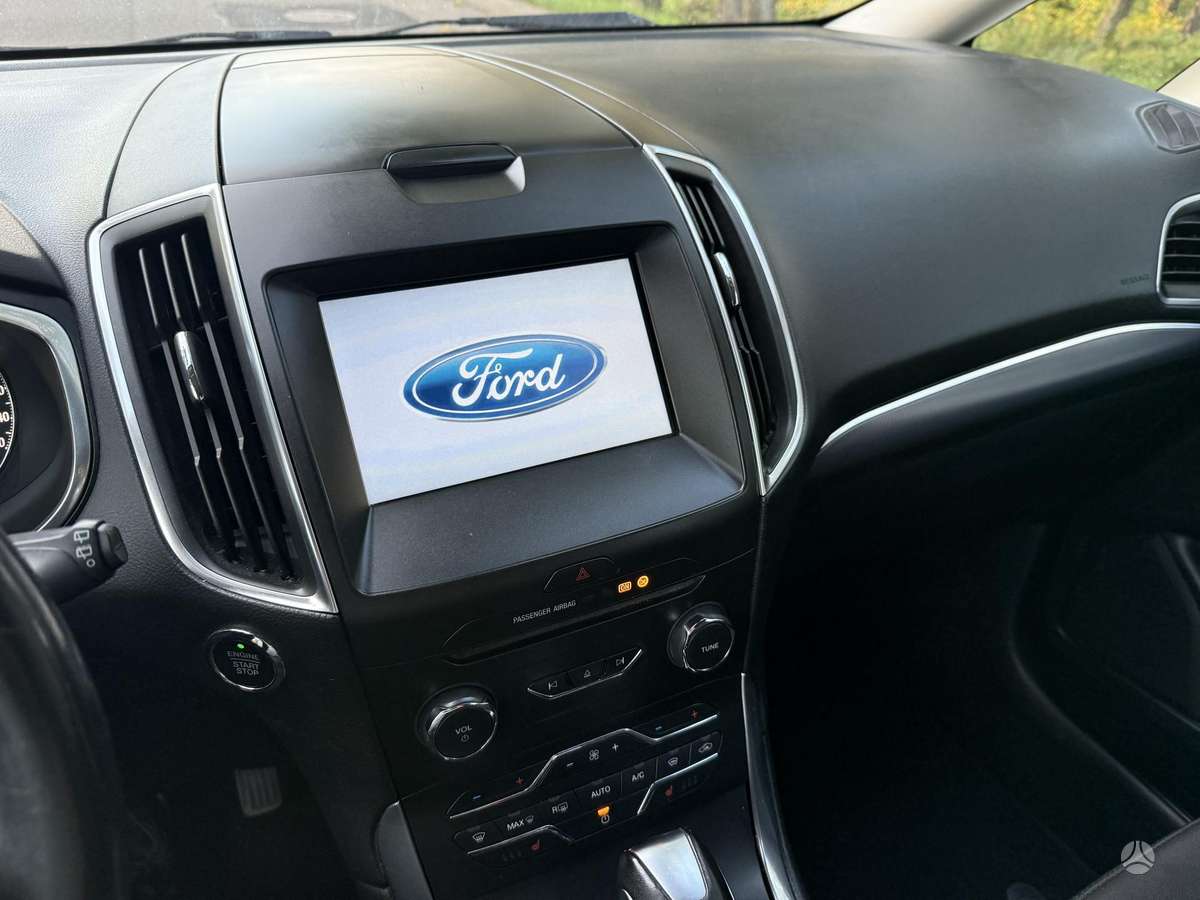 Ford Galaxy 2015 — фото 36