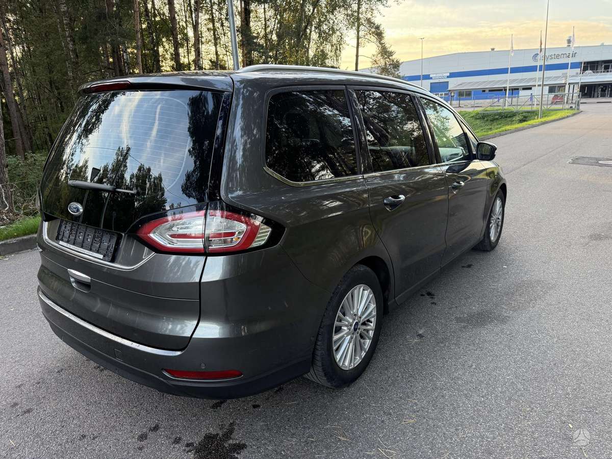 Ford Galaxy 2015 — фото 8