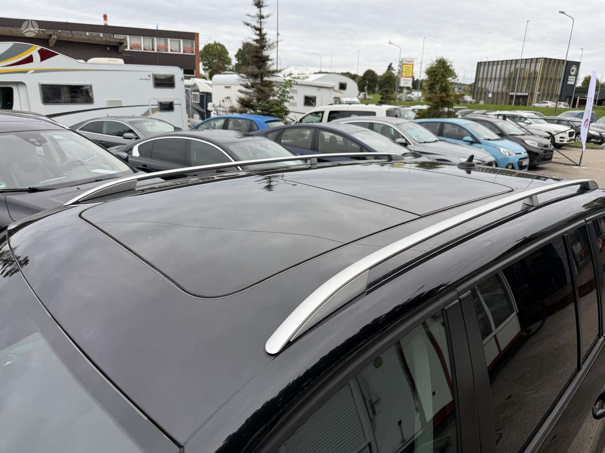 Volkswagen Touran 2012 — photo 11