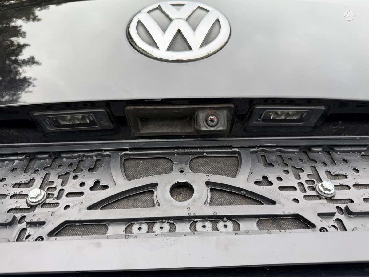 Volkswagen Touran 2012 — photo 16