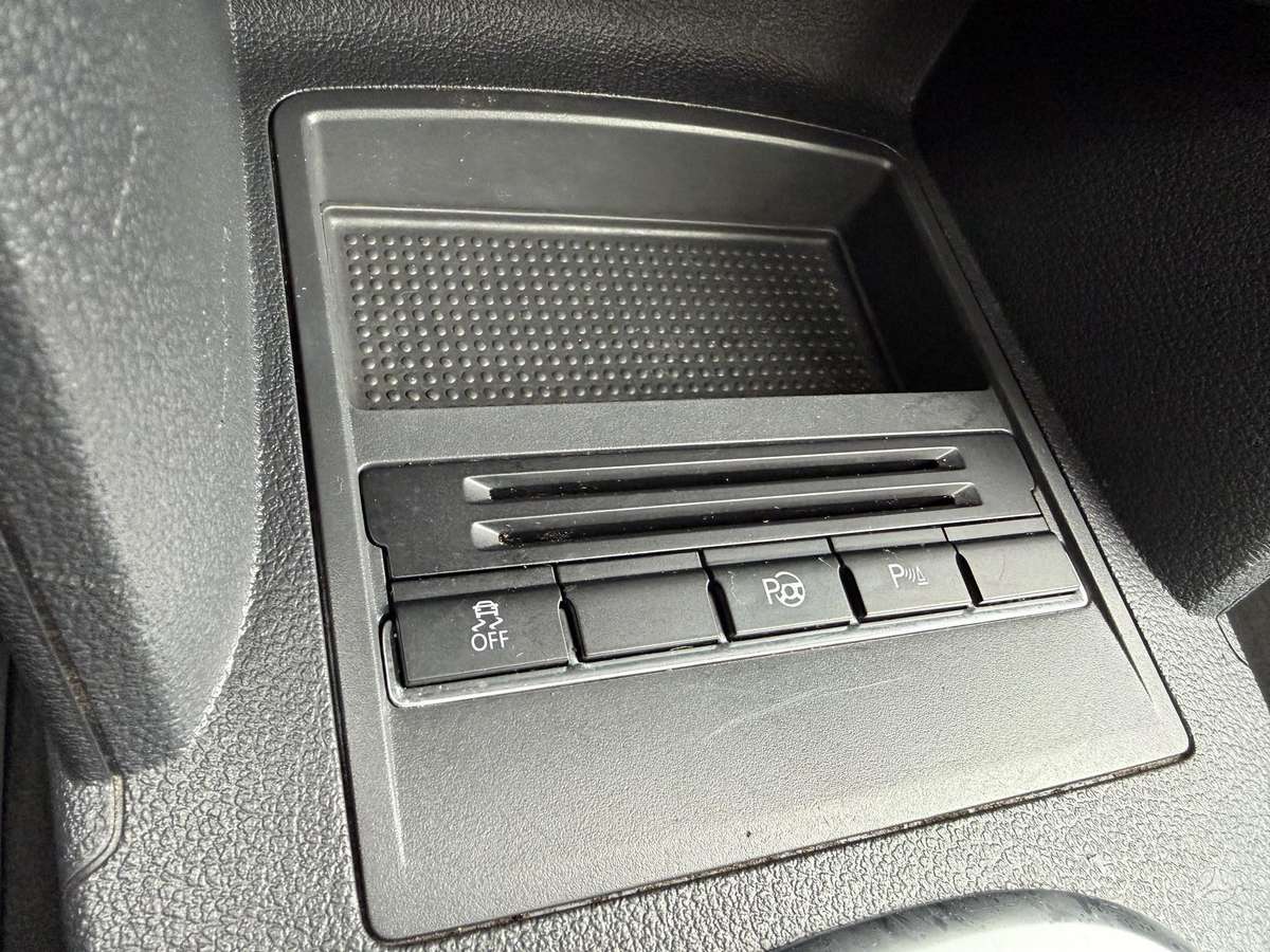 Volkswagen Touran 2012 — photo 22