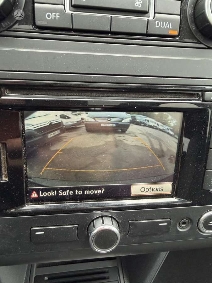 Volkswagen Touran 2012 — photo 24