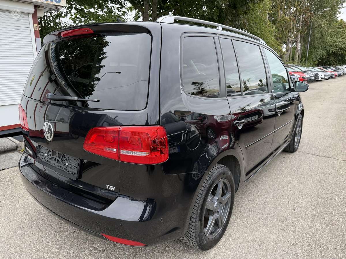 Volkswagen Touran 2012 — engine 1390 cm³, 140 HP (103kW)