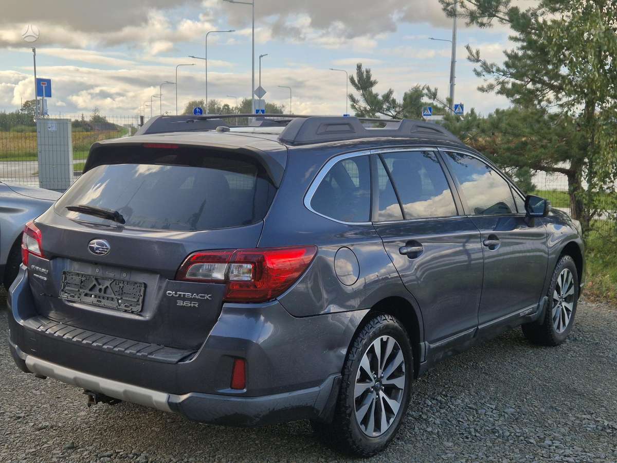 Subaru Outback 2015 — interior