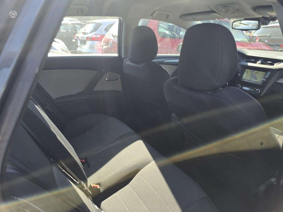 Toyota Avensis 2015 — photo 6