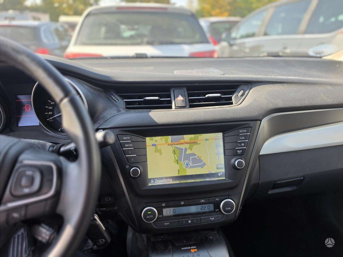 Toyota Avensis 2015 — photo 7