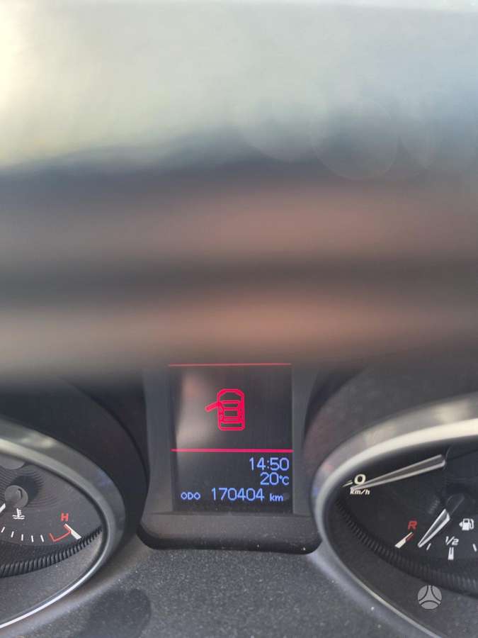 Toyota Avensis 2015 — photo 8