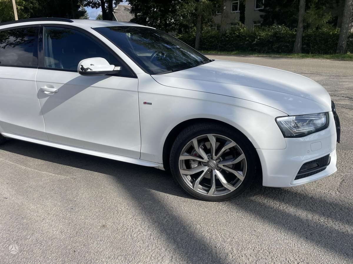 Audi A4 2015 — interior