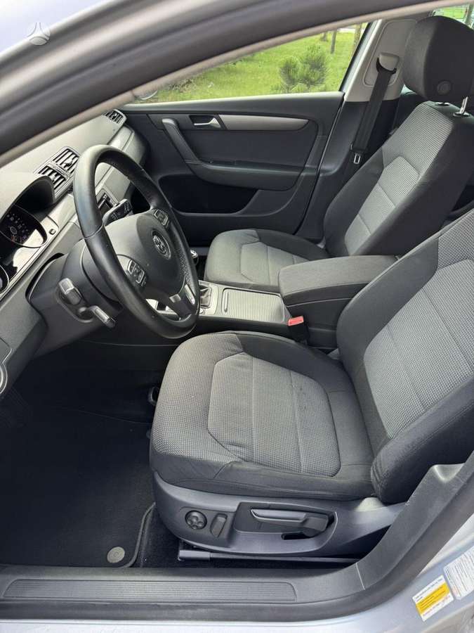 Volkswagen Passat 2012 — photo 10