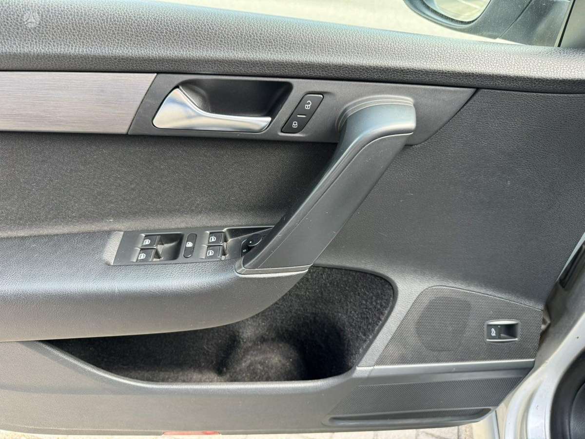 Volkswagen Passat 2012 — photo 11