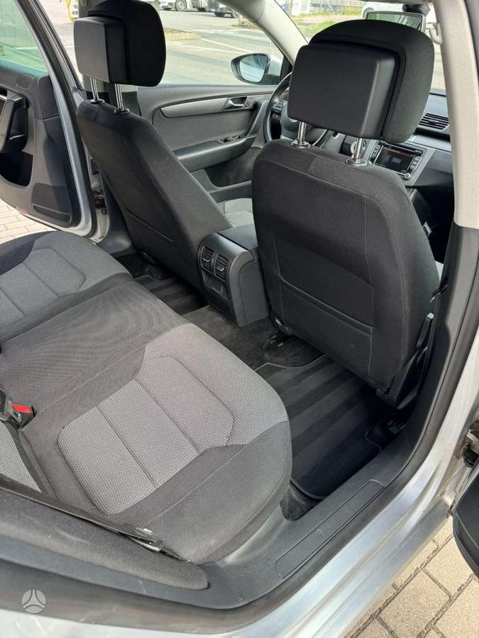 Volkswagen Passat 2012 — photo 14
