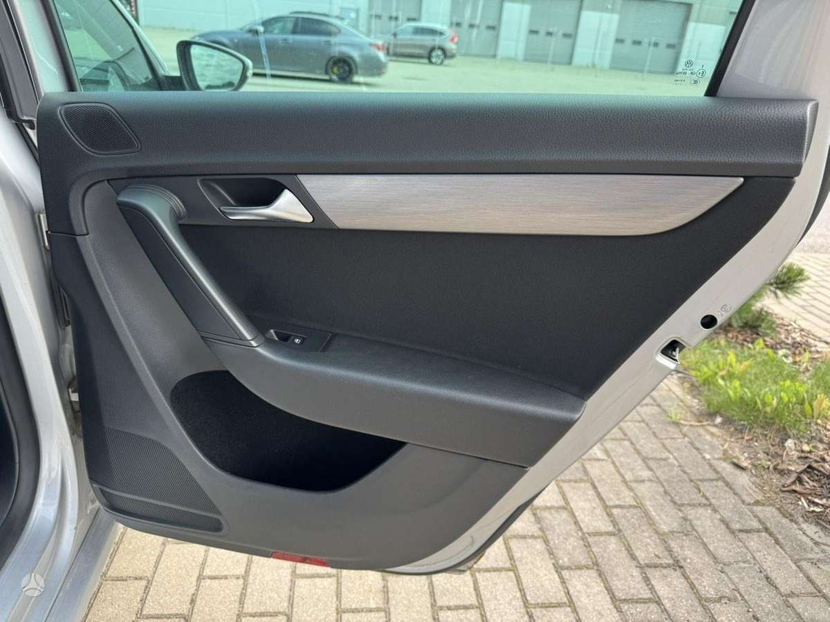 Volkswagen Passat 2012 — photo 15