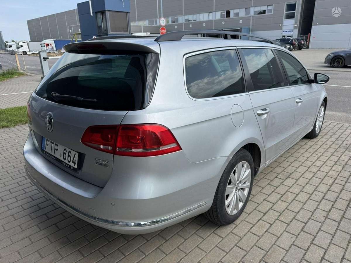 Volkswagen Passat 2012 — engine 1968 cm³, 140 HP (103kW)