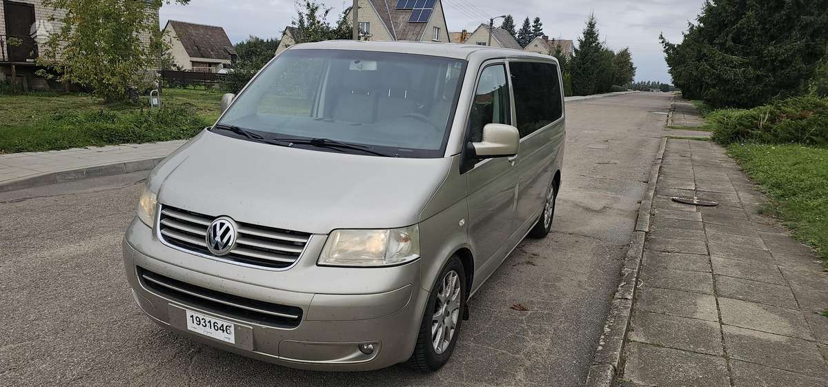 Volkswagen Transporter 2005 — салон