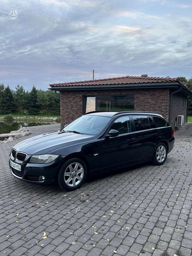 BMW 318 2011 — photo 5